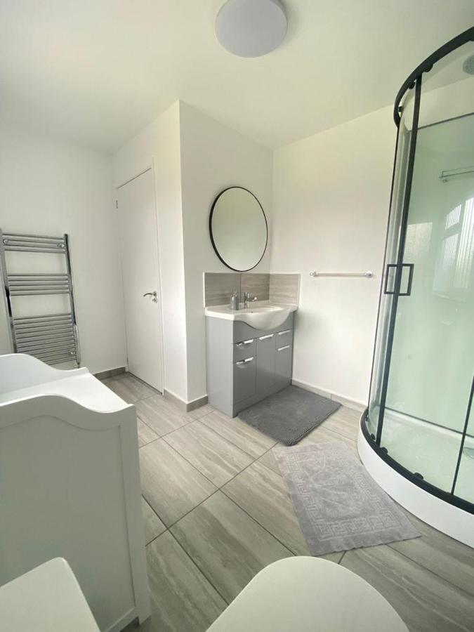 Gatwick Deluxe En-Suite Rooms Horley Exterior foto