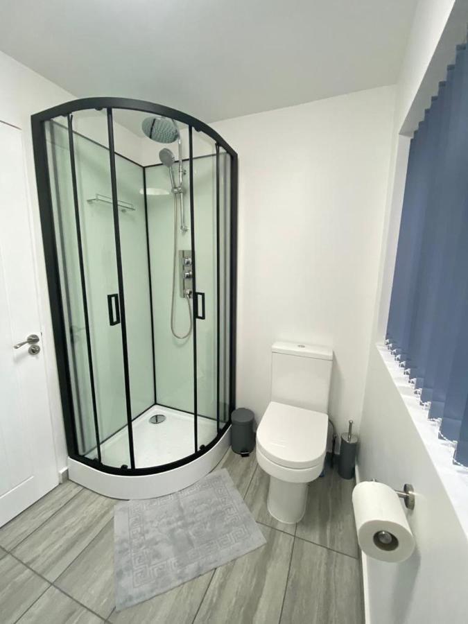 Gatwick Deluxe En-Suite Rooms Horley Exterior foto